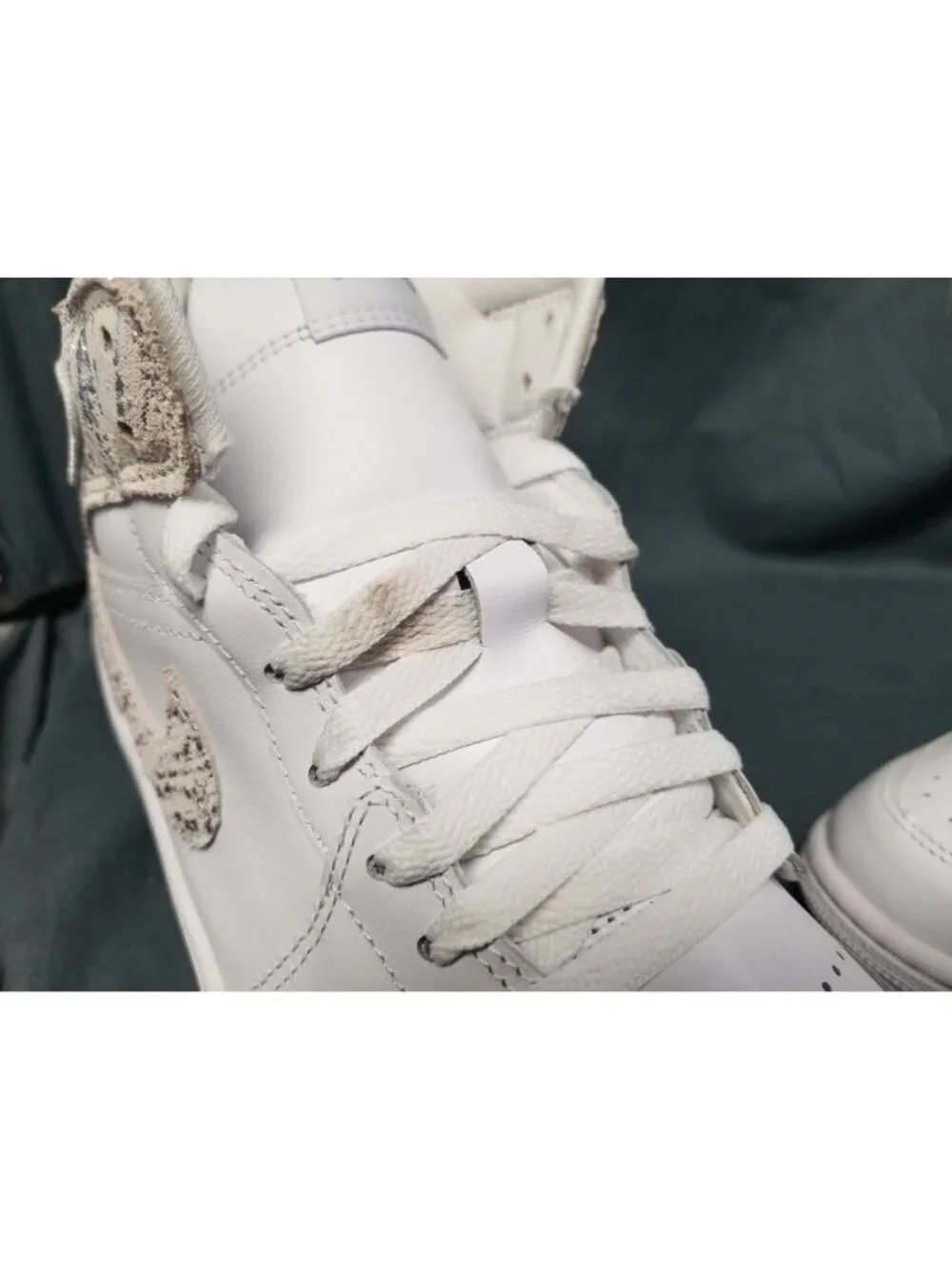 Air Jordan 1 Mid SE Distressed White Field Silver IR 2271 100 New Size 8 NO BOX
